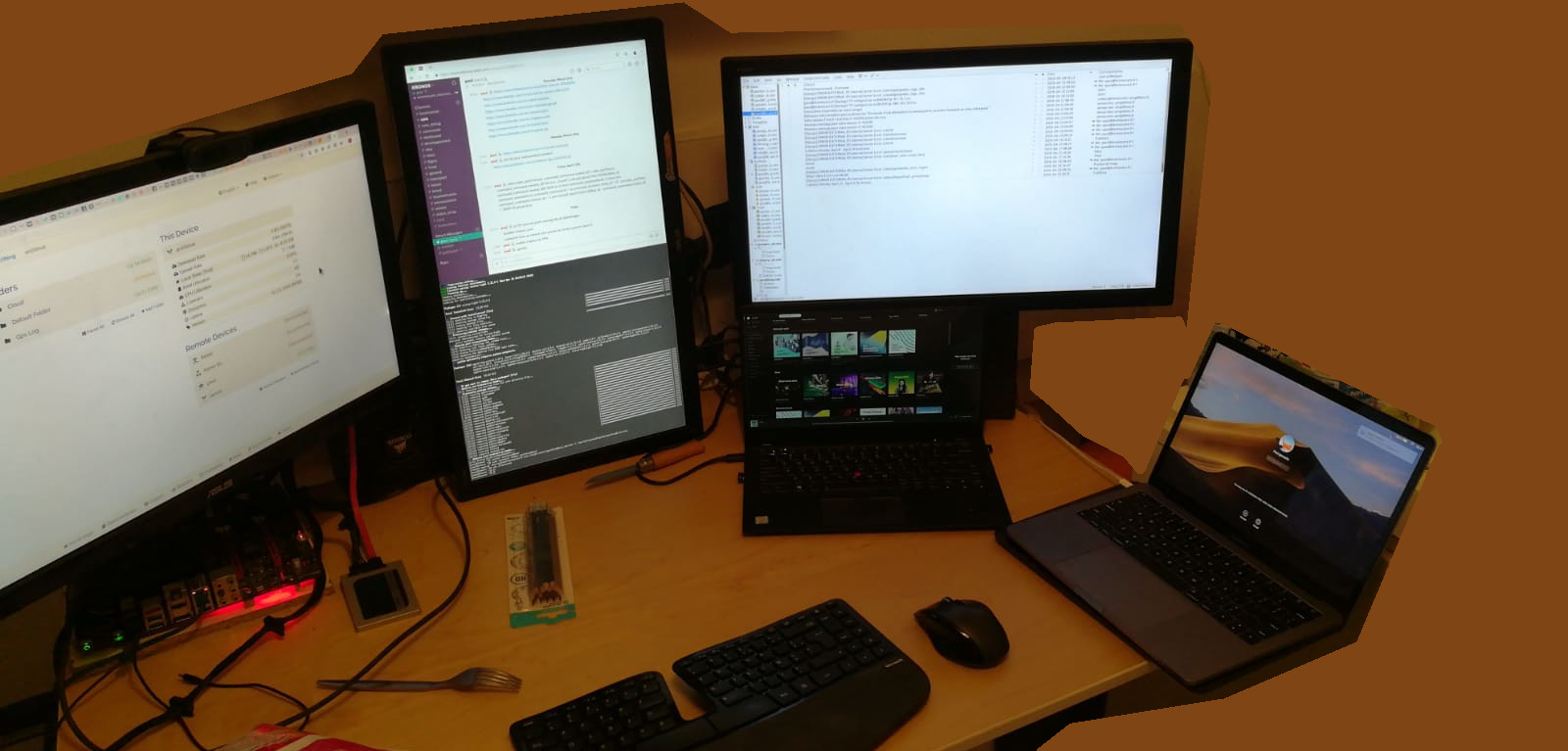 3 screens